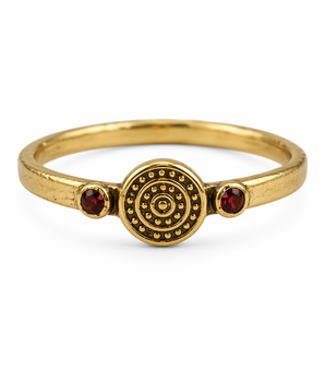 Brass pattern garnet stone ring