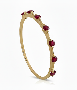 Ring 14 crt gold garnet ring