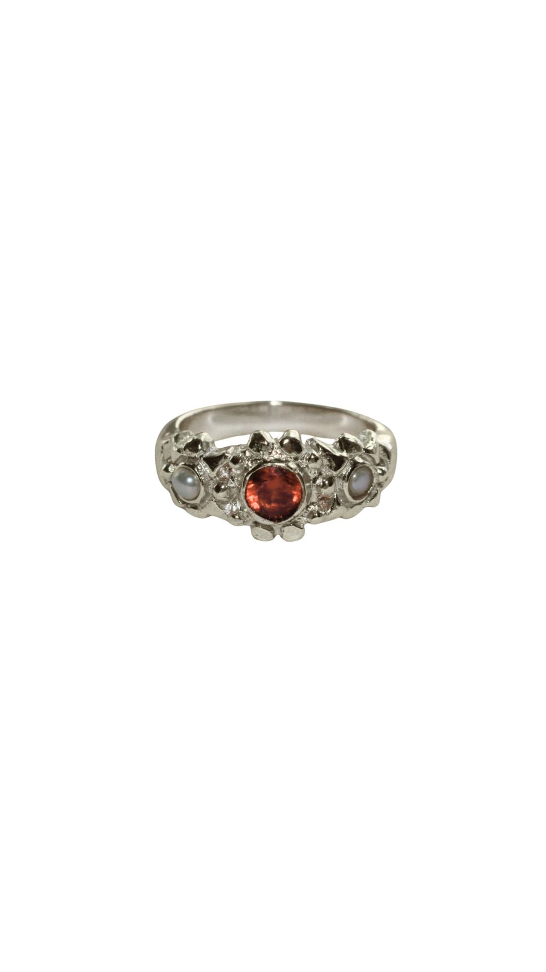Silver vintage garnet en pearl ring