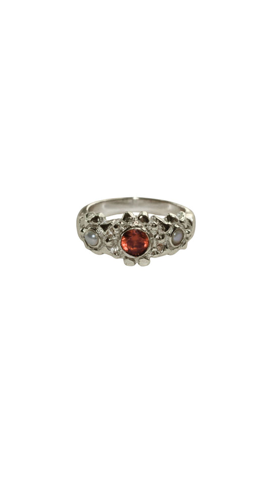 Silver vintage garnet en pearl ring