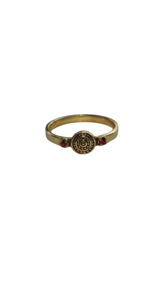 Brass pattern garnet stone ring