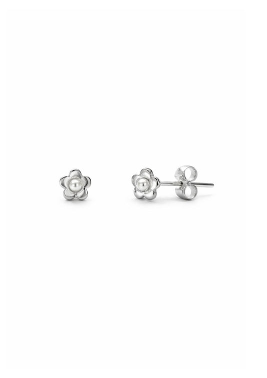 Silver pearl flower stud earring
