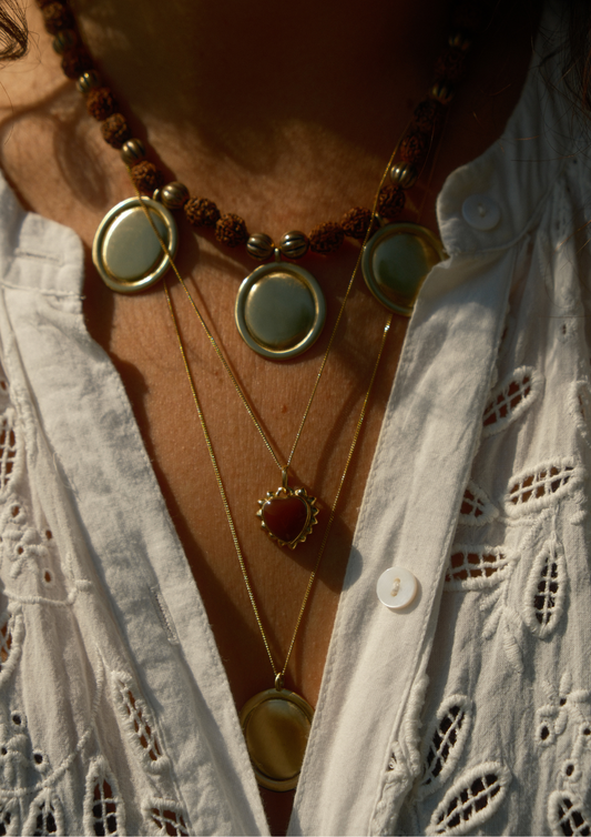 Necklace bold coin and stone