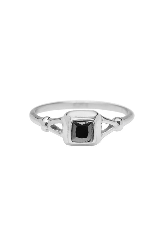 Silver vintage square black stone ring