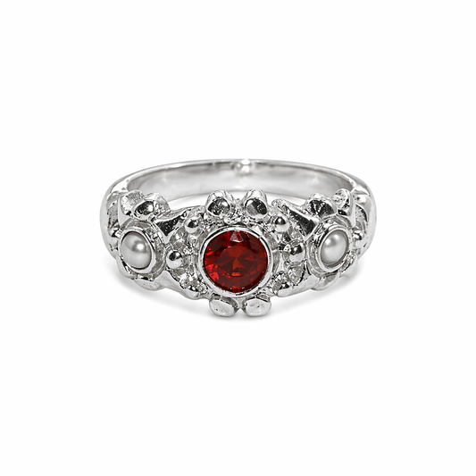 Silver vintage garnet en pearl ring