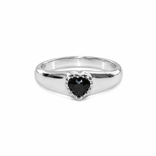 Silver onyx heart ring
