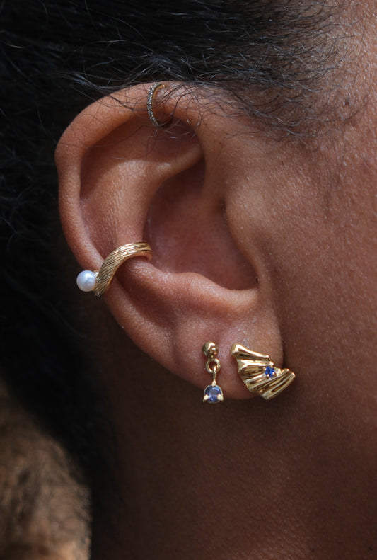 Silver wave stud earring