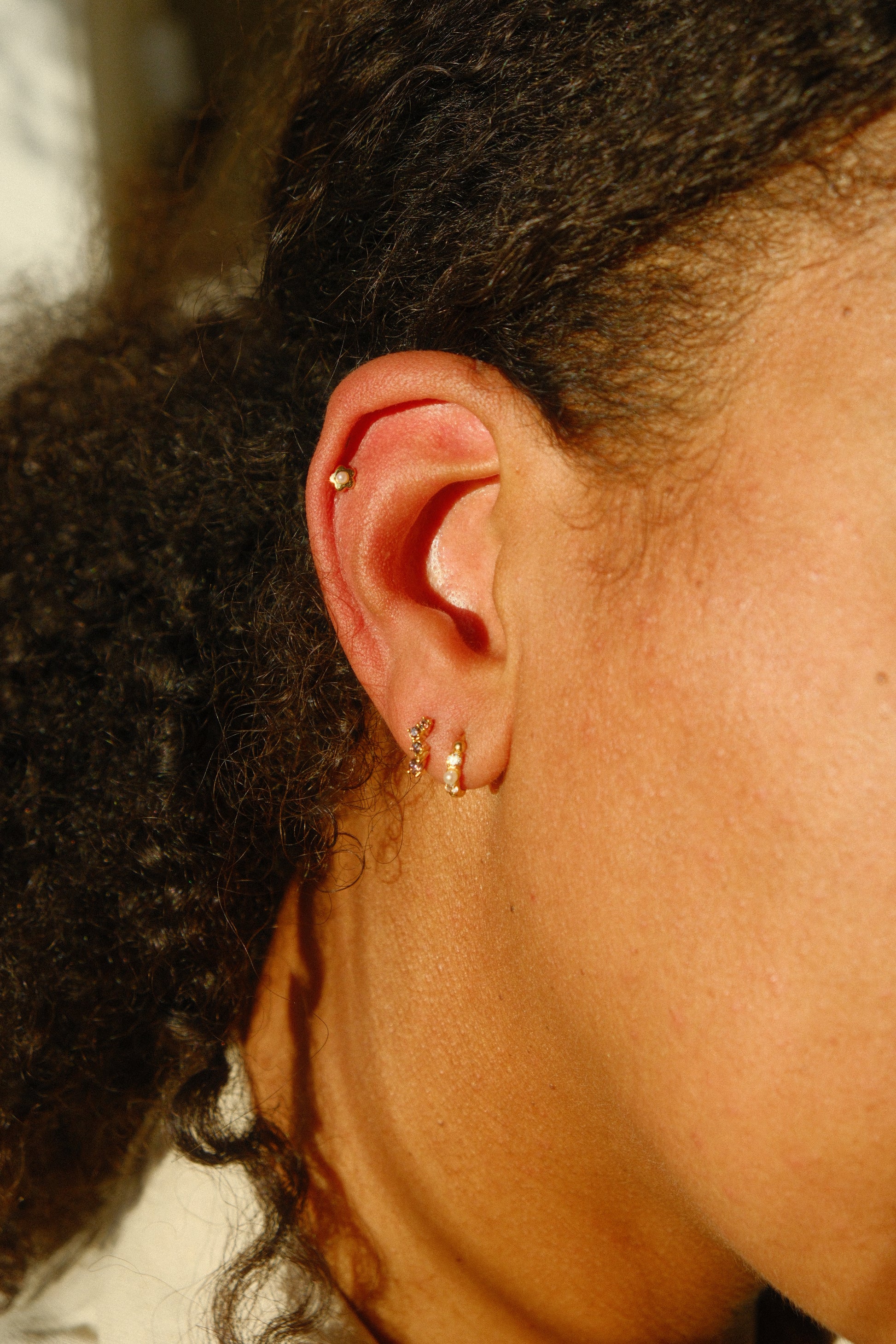 Pearl flower stud earring g-p