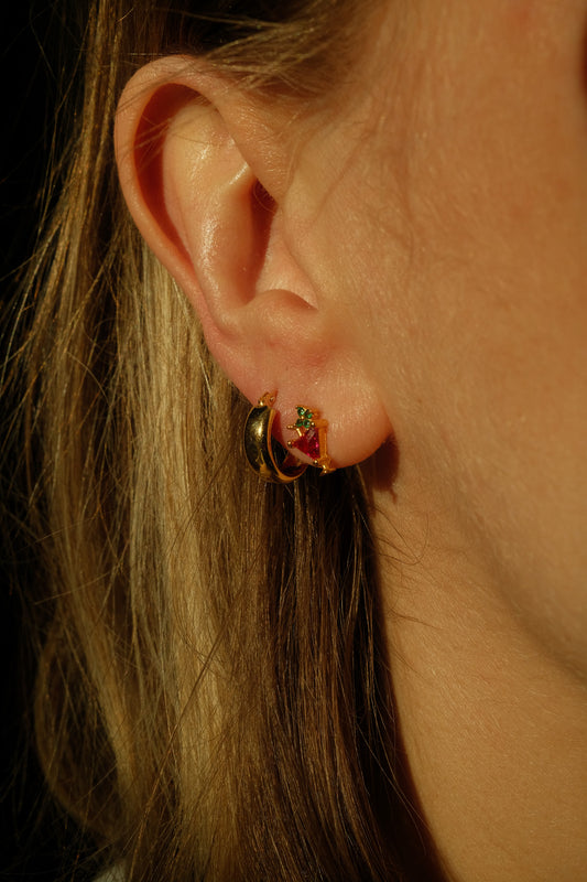 Tiny bold hoop g-p