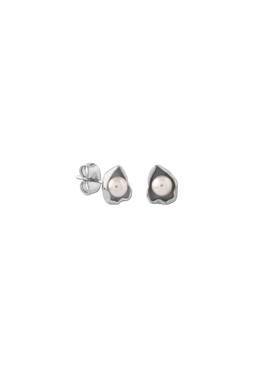 Silver earshell stud pearl