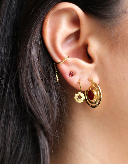Oorbellen -Little ruby stone - 22K Gold