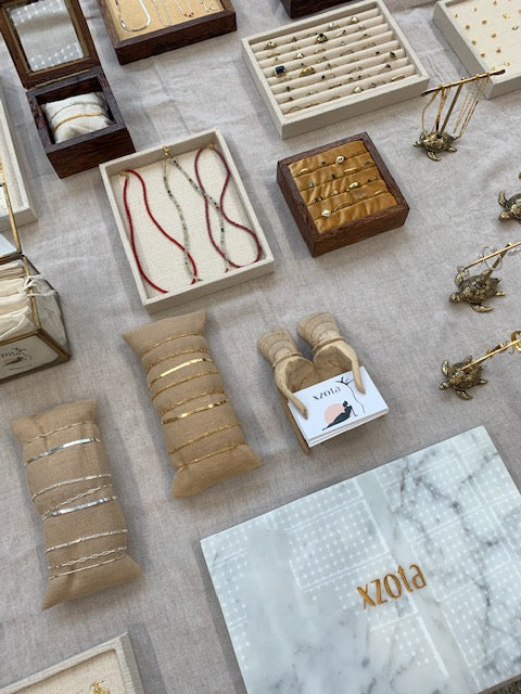 Linen display small
