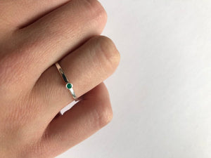 Xzota | Ringen | Small green onyx stone, 2 mm | Zilver
