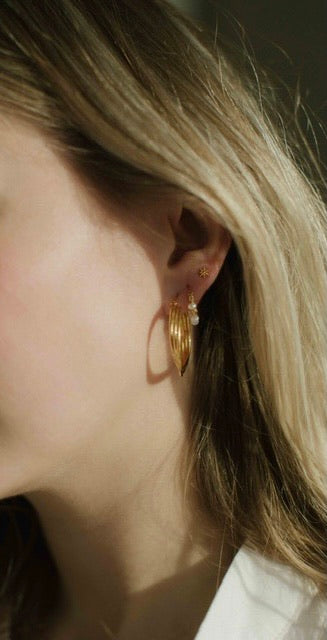 Xzota | Oorbellen | Tiny dots stud | Gold Plated